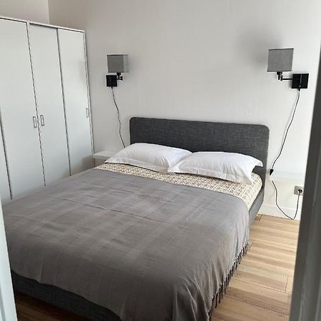 Appartement De La Fontaine A La Tour Du Pin Hyper Centre Parking Prive Zewnętrze zdjęcie