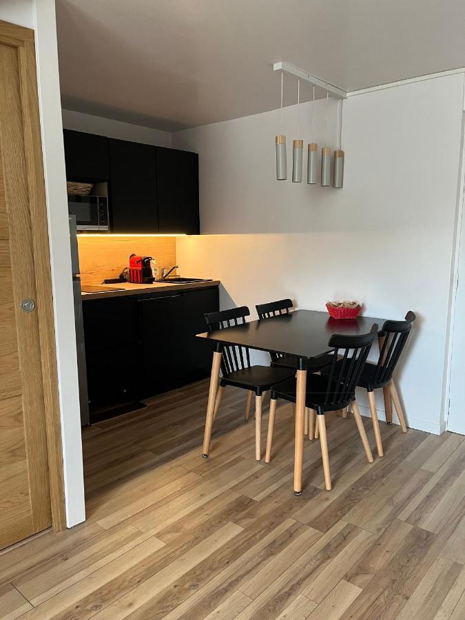 Appartement De La Fontaine A La Tour Du Pin Hyper Centre Parking Prive Zewnętrze zdjęcie
