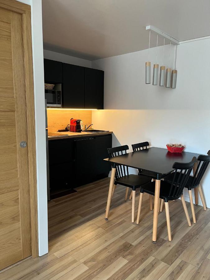 Appartement De La Fontaine A La Tour Du Pin Hyper Centre Parking Prive Zewnętrze zdjęcie